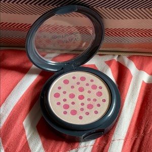 Almay “smart shade” powder blush